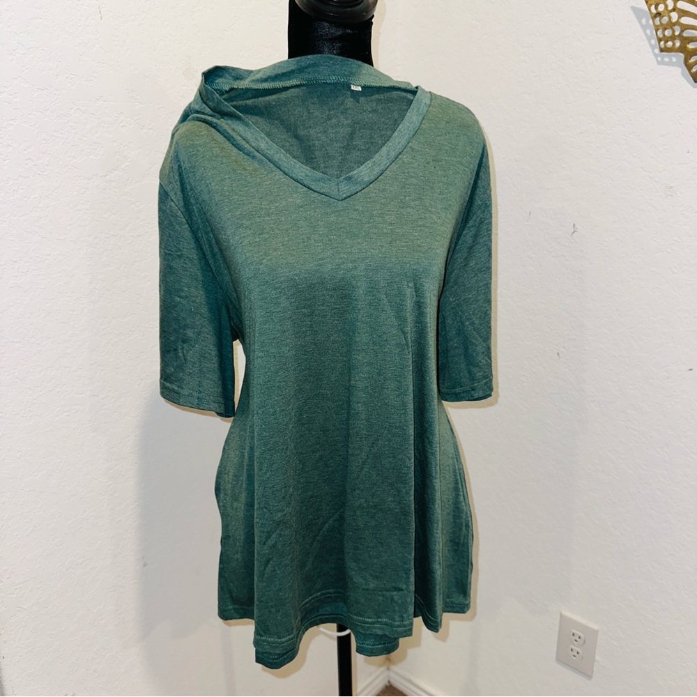 Women's Green V-Neck Tunic Top
